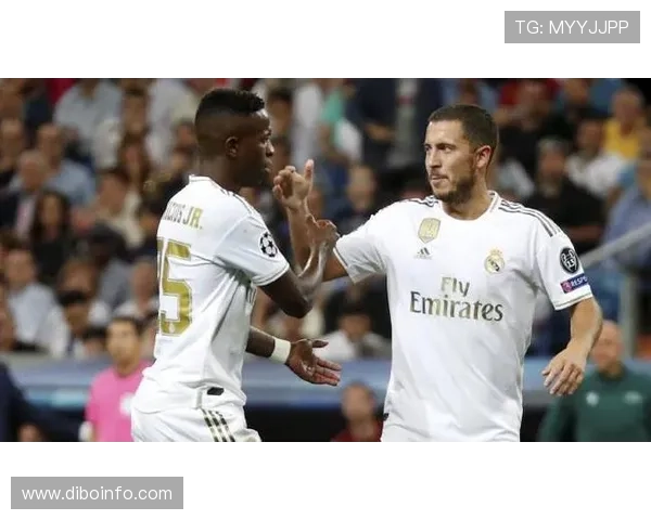 维尼修斯与阿隆索亲密互动缓解皇马更衣室紧张气氛